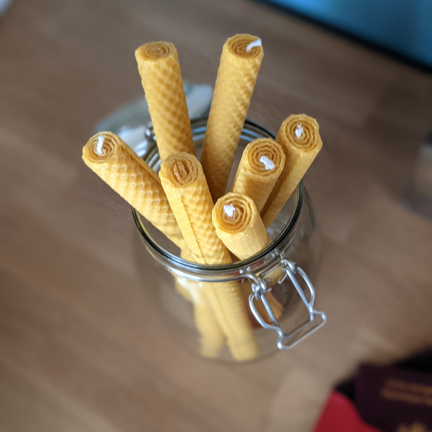 Beeswax taper candles (x9) - French Address