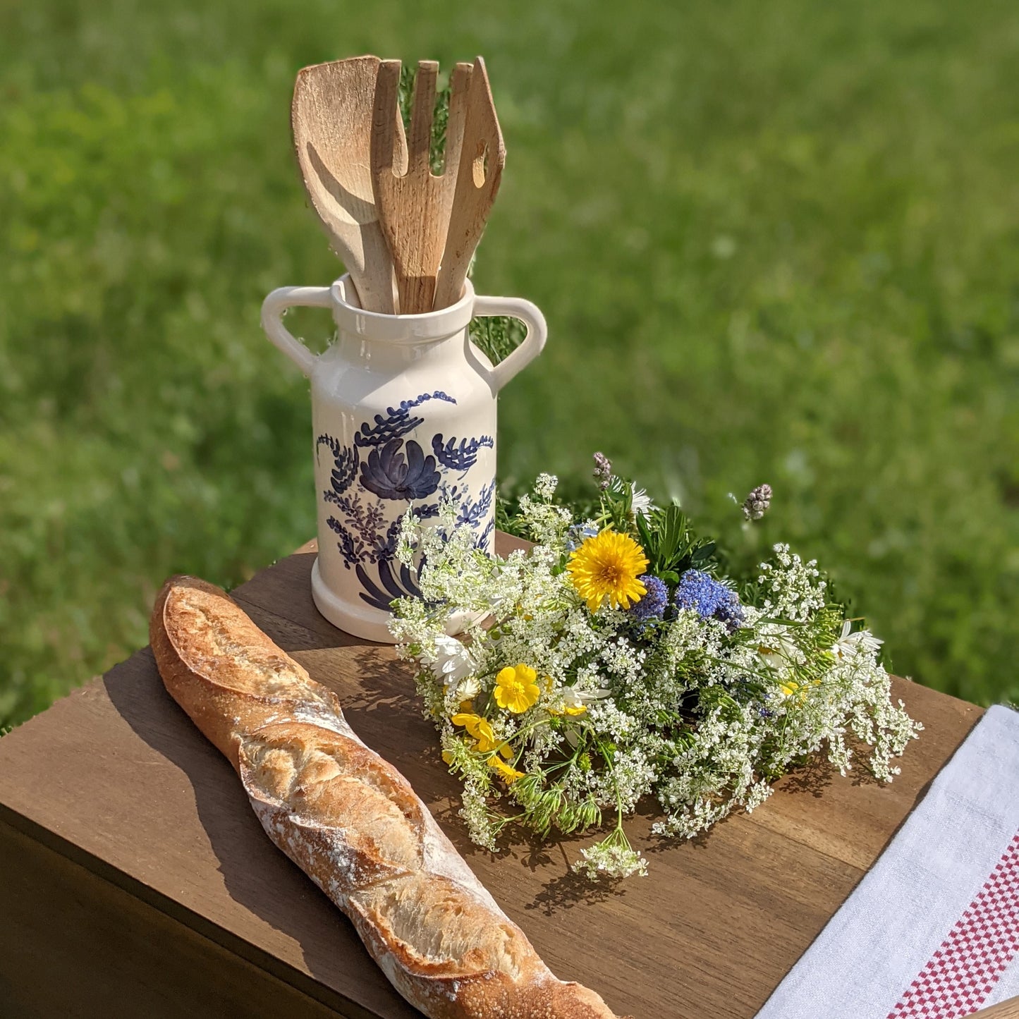 Milk jug - royal blue - French Address