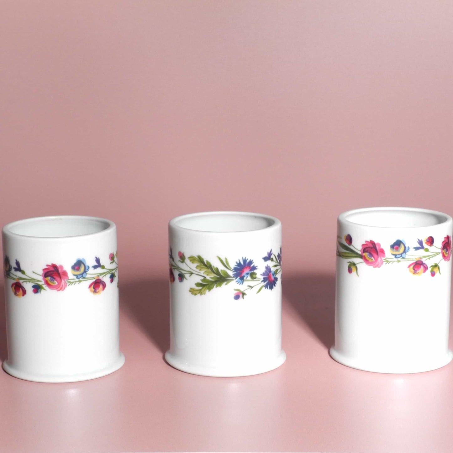 Vintage set of porcelain pots with floral design - French Address