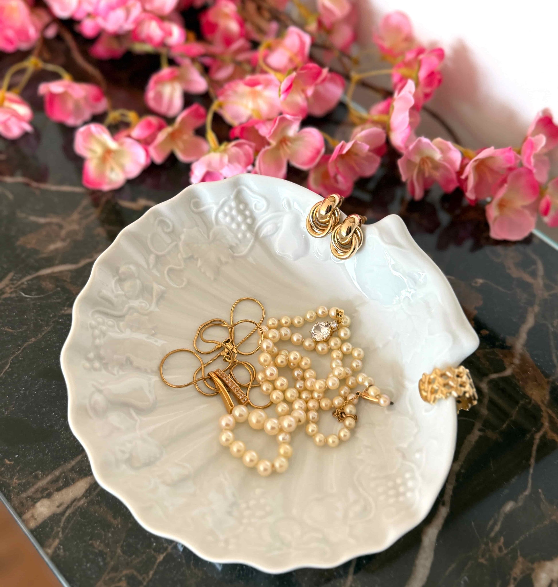 Duo of vintage porcelain dishes - French Address