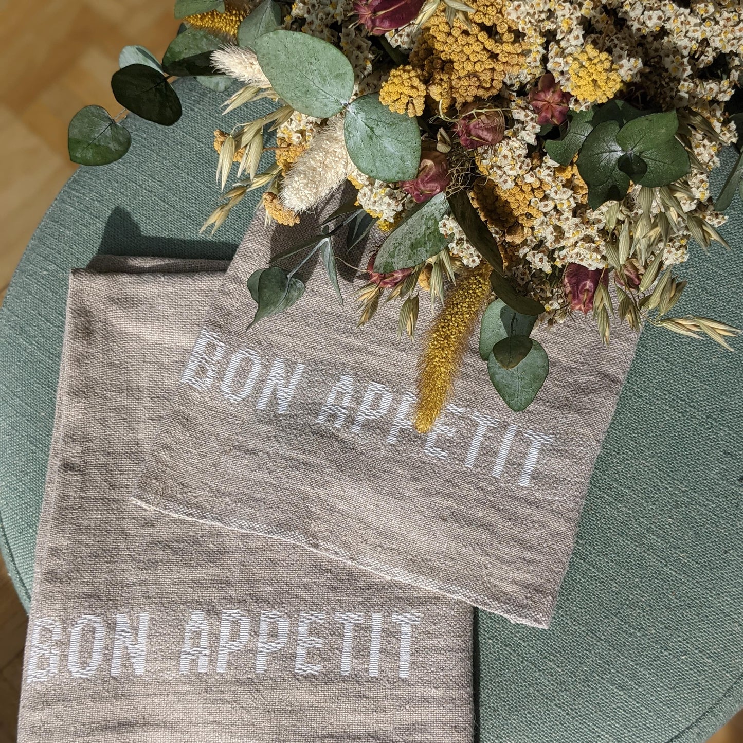 Set of 4 Bon appétit napkins - linen & white - French Address