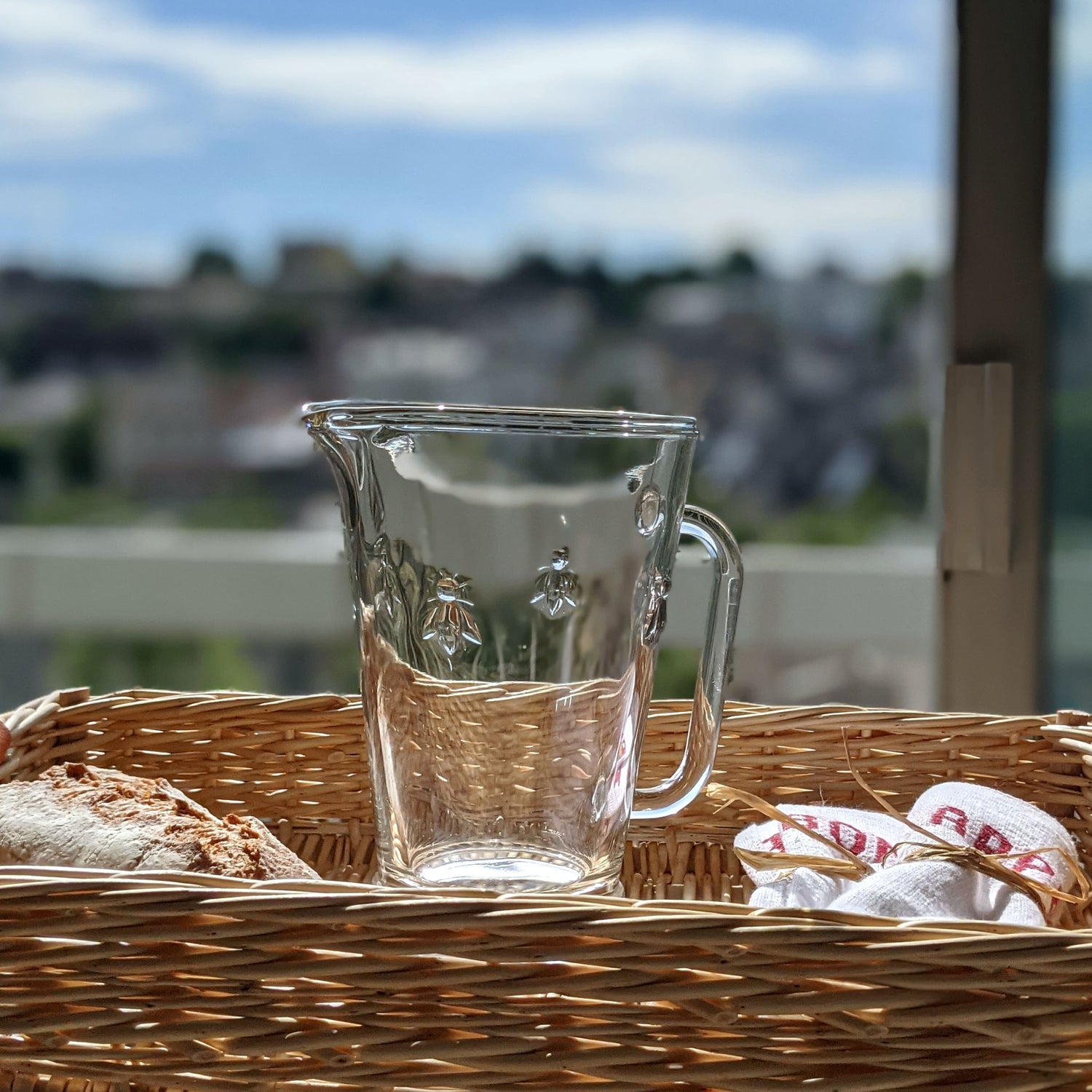 Glass pitcher - French Address