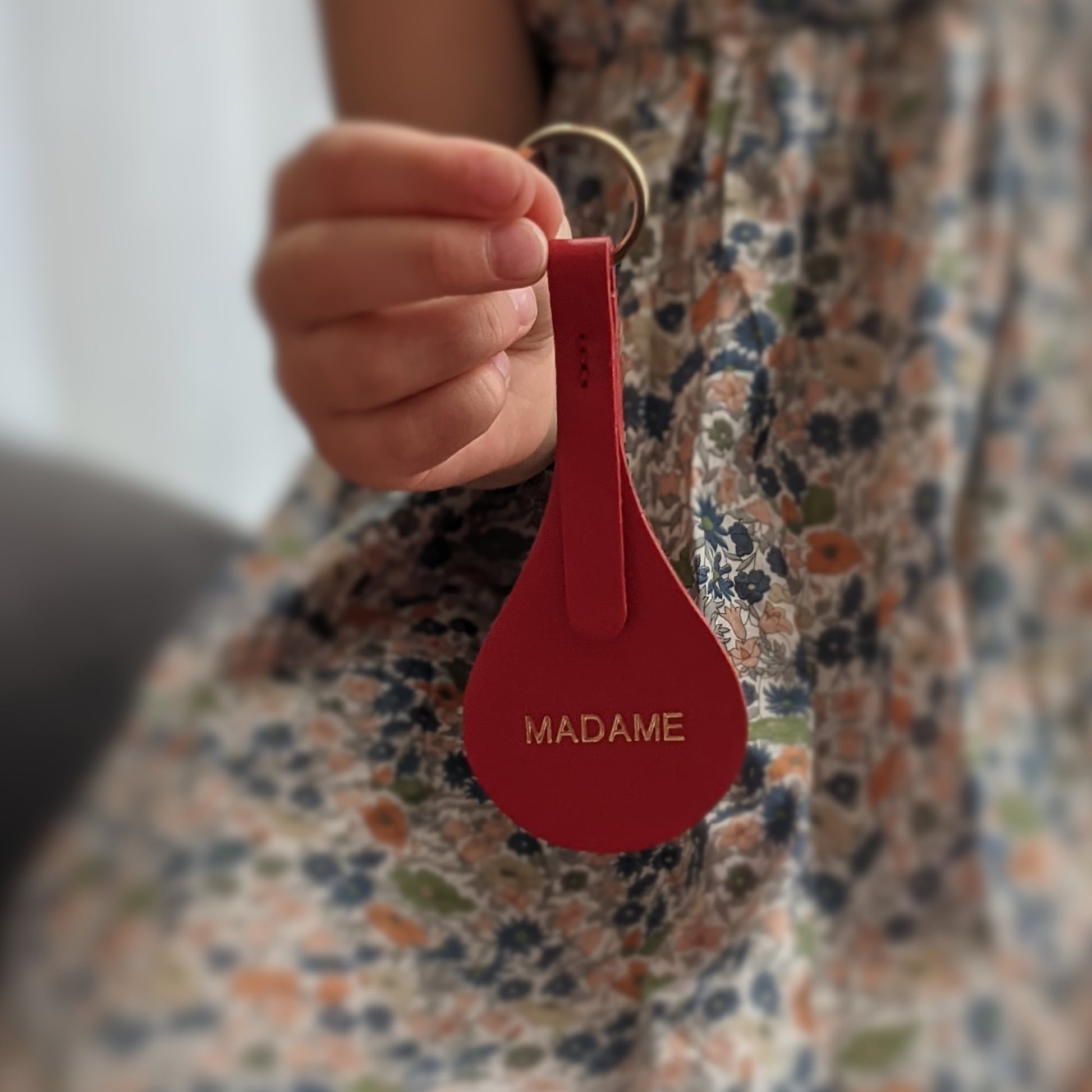 Leather keychain Madame - red - French Address