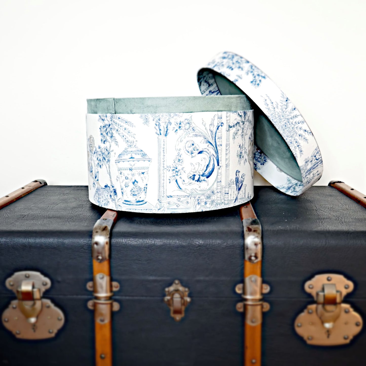 XL Decorative & storage box with toile - French Address